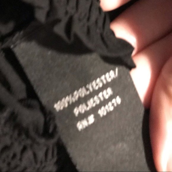 Rampage Pleated Flowy Beaded Cutout Blouse Top N30 - Picture 10 of 11